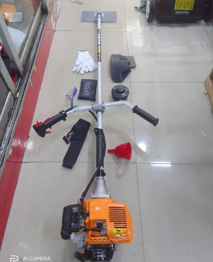 Dera 4 stroke brush cutter