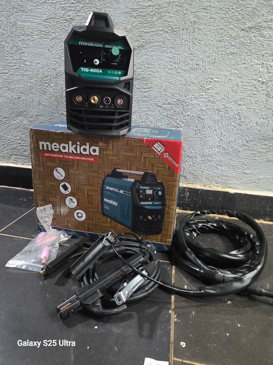 Meakida 400 Amp Inverter Welding Machine with IGBT Technology.